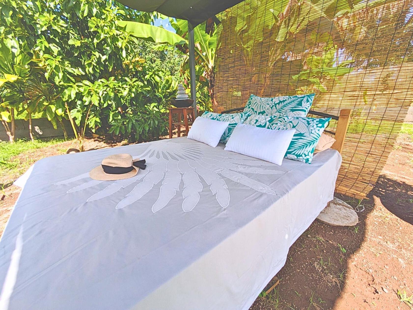 Natura Om Teahupoo Surf Lodge Toanoano Exterior foto